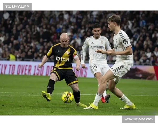 贝林厄姆伤退泪洒赛场，皇马中场核心突发肌肉撕裂